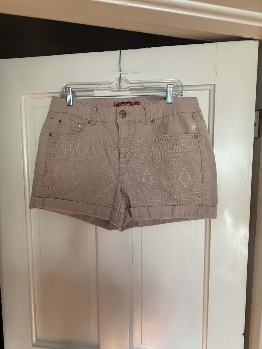 One 5 one  Women's Tan Embroidered Cuffed Chino Shorts Size 12